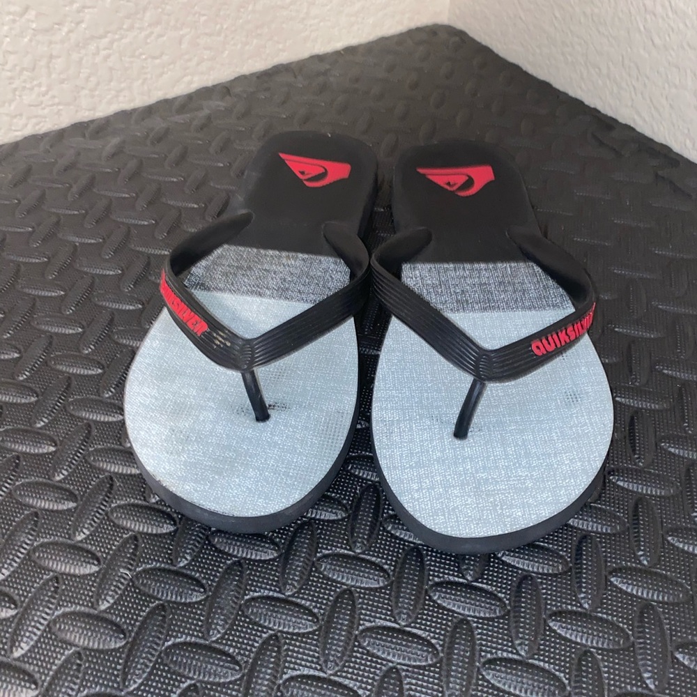 Quicksilver flip-flops